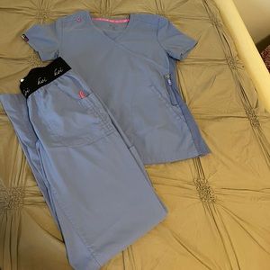 KOI lite- true ceil XS top XXS bottom